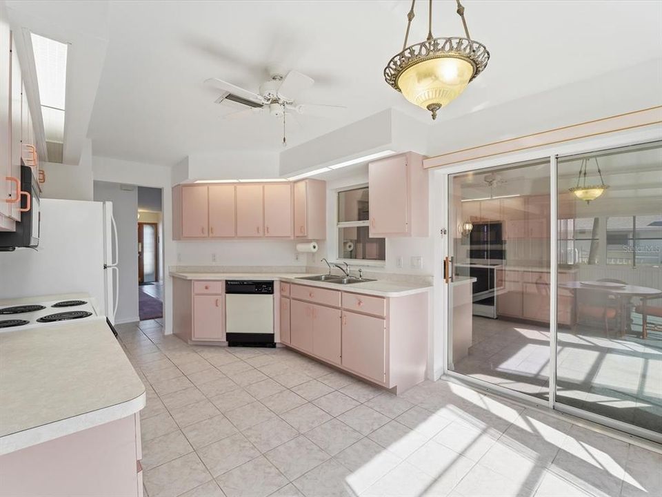 На продажу: $280,000 (3 спален, 2 ванн, 1958 Квадратных фут)