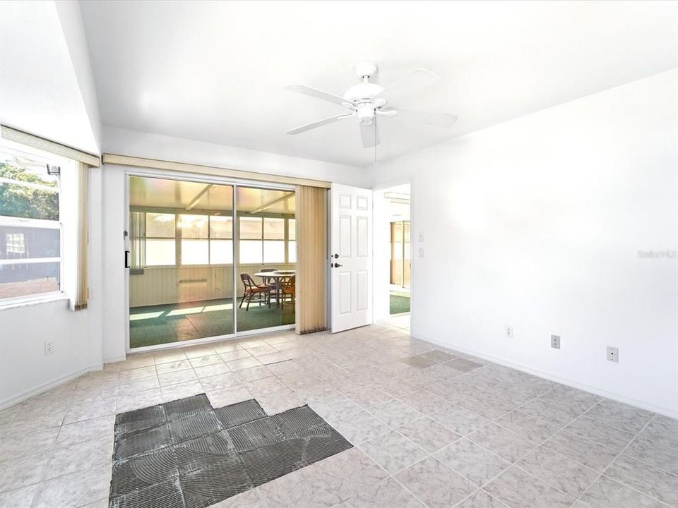 На продажу: $280,000 (3 спален, 2 ванн, 1958 Квадратных фут)