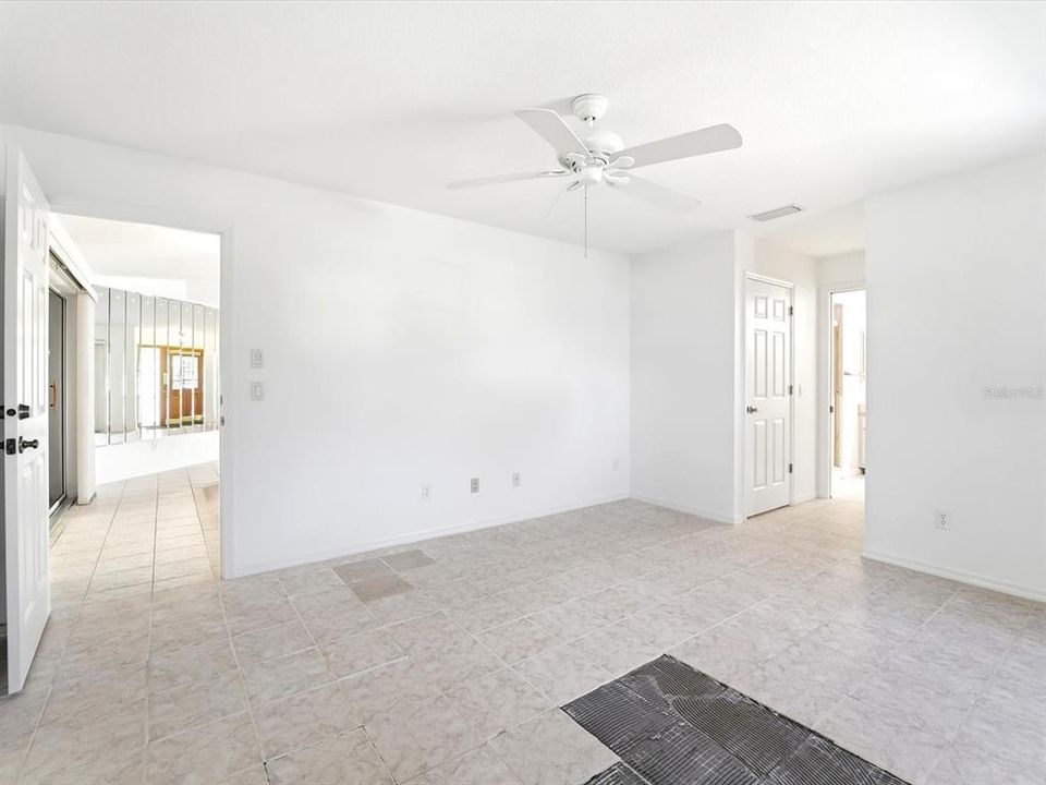 На продажу: $280,000 (3 спален, 2 ванн, 1958 Квадратных фут)