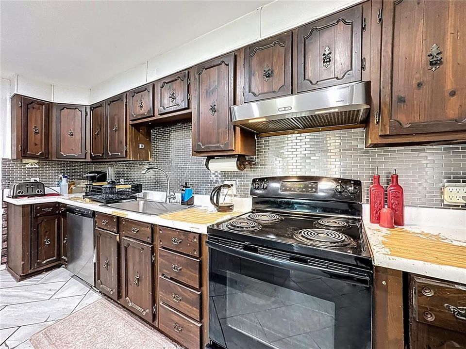 На продажу: $1,095,000 (3 спален, 2 ванн, 1737 Квадратных фут)