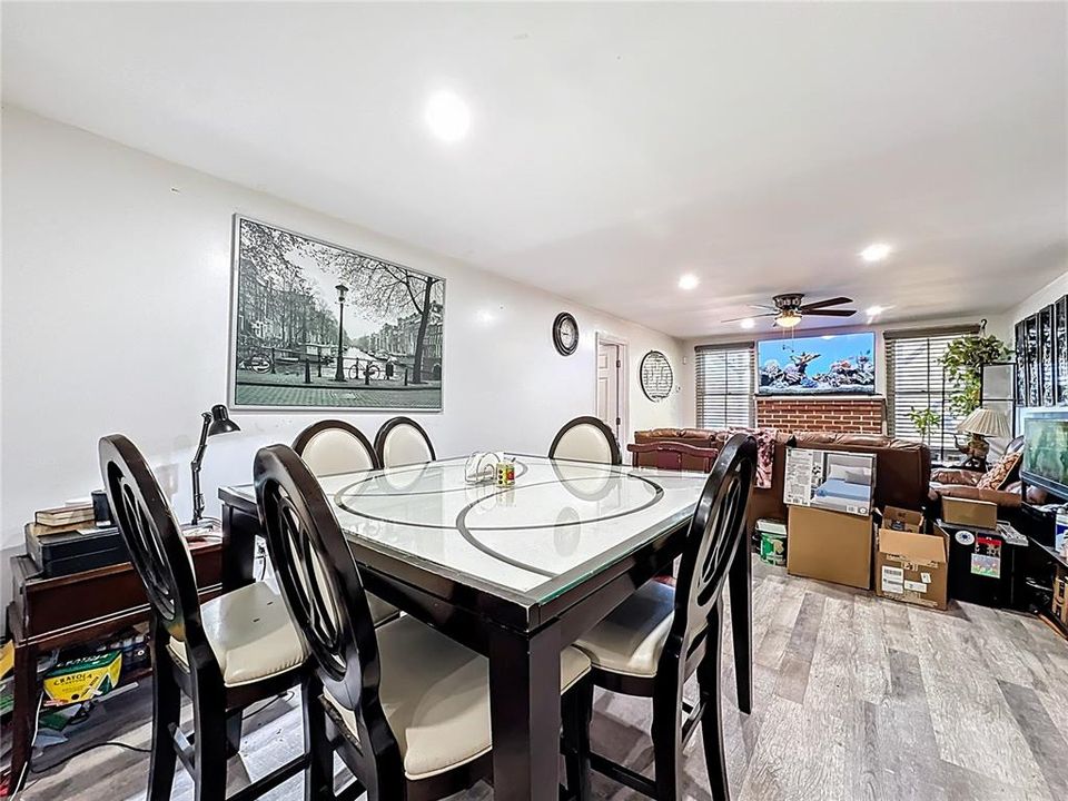 На продажу: $1,095,000 (3 спален, 2 ванн, 1737 Квадратных фут)