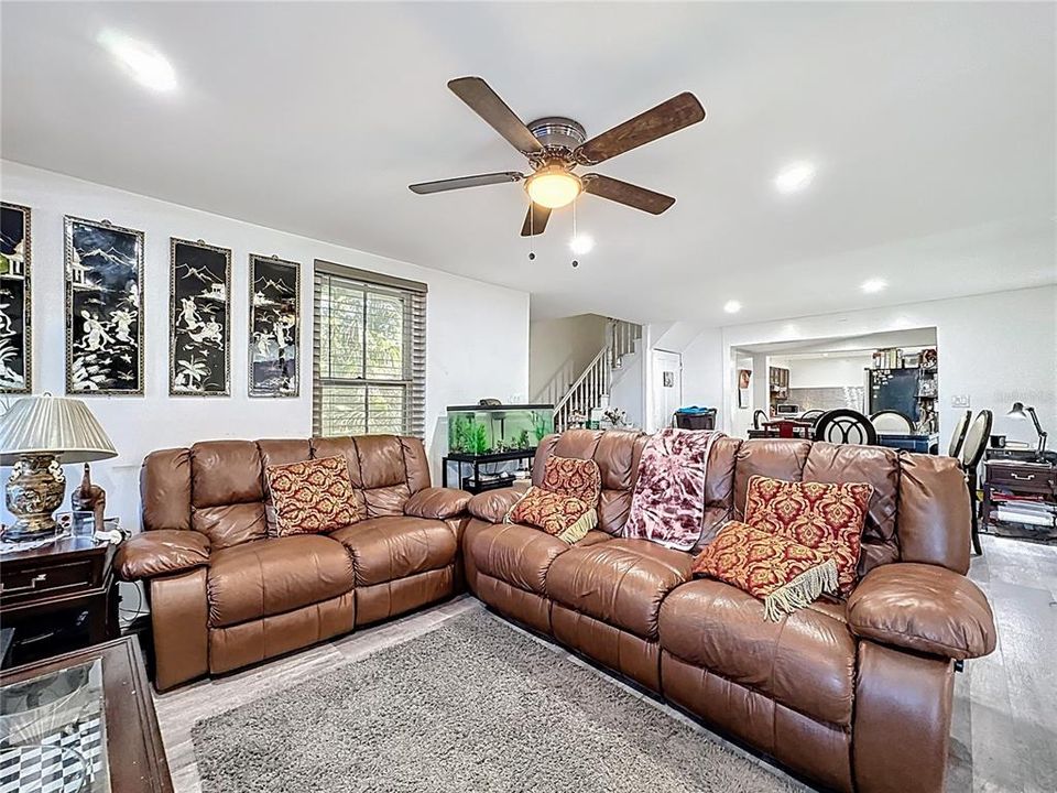 На продажу: $1,095,000 (3 спален, 2 ванн, 1737 Квадратных фут)