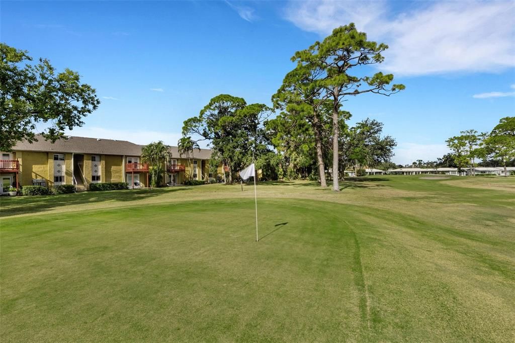 待售: $179,000 (2 贝兹, 2 浴室, 1049 平方英尺)