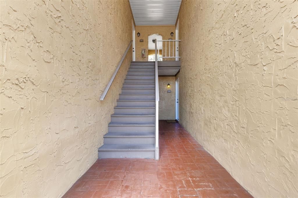 待售: $179,000 (2 贝兹, 2 浴室, 1049 平方英尺)