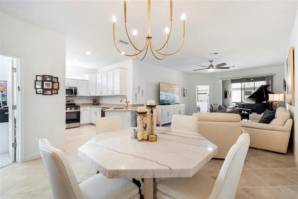 En Venta: $400,000 (2 camas, 2 baños, 1564 Pies cuadrados)