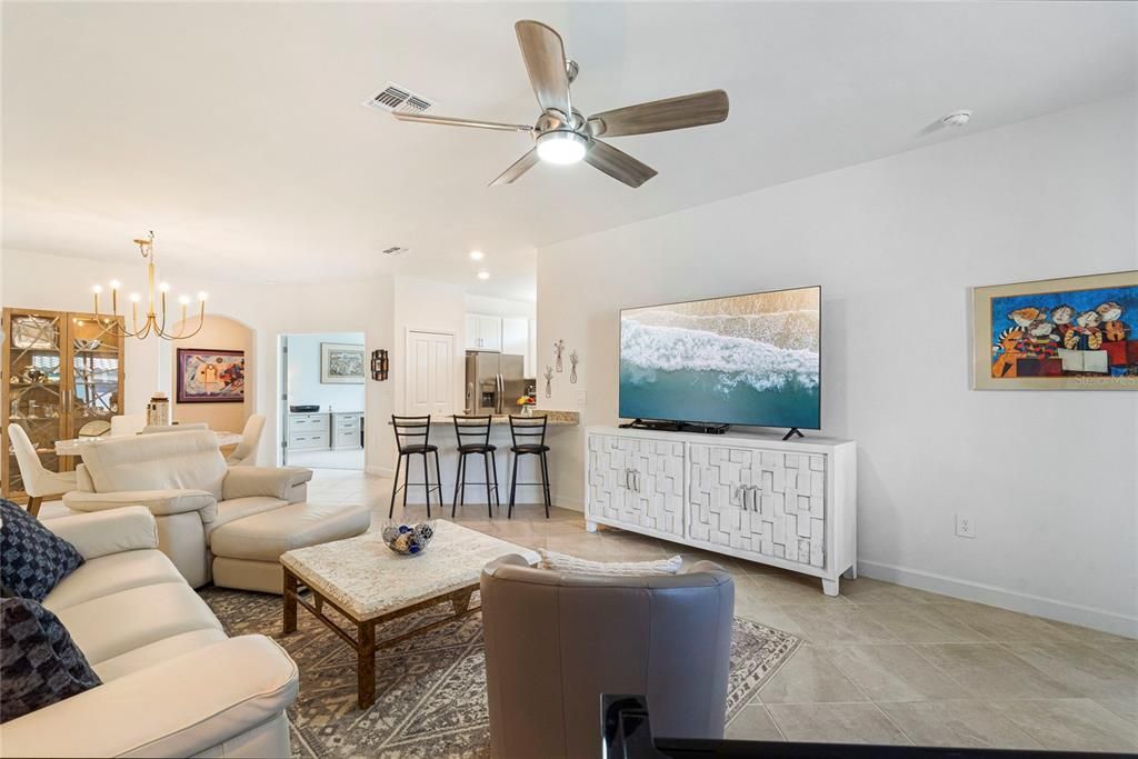 En Venta: $400,000 (2 camas, 2 baños, 1564 Pies cuadrados)