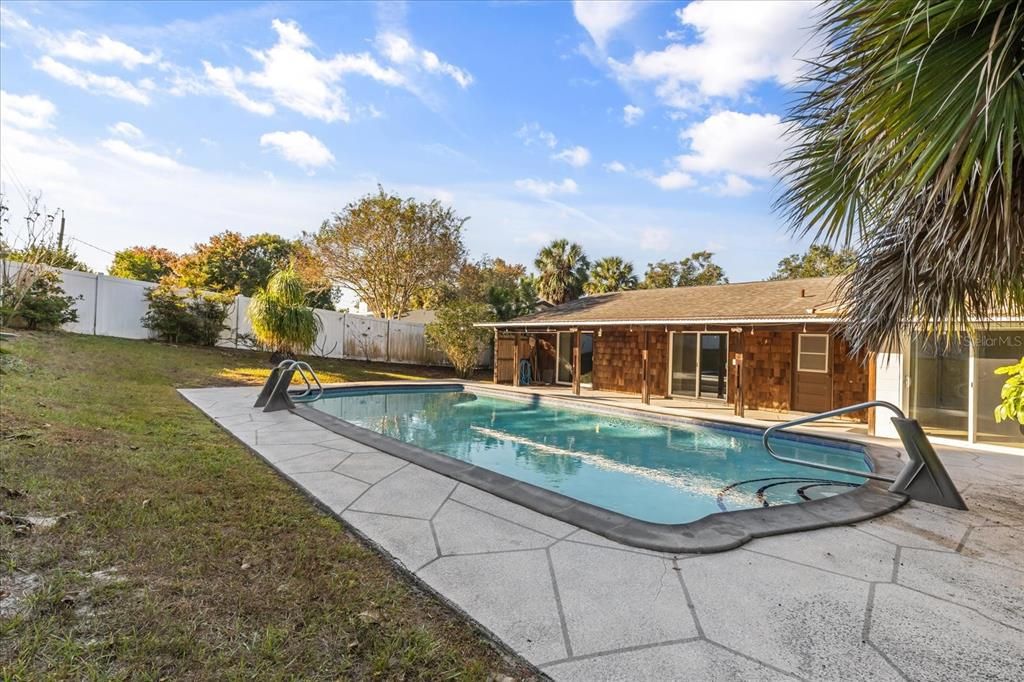 For Sale: $469,000 (4 beds, 2 baths, 2549 Square Feet)