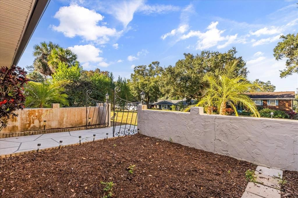 For Sale: $469,000 (4 beds, 2 baths, 2549 Square Feet)