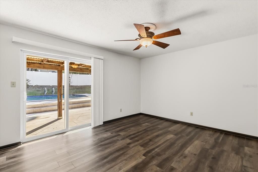 For Sale: $469,000 (4 beds, 2 baths, 2549 Square Feet)