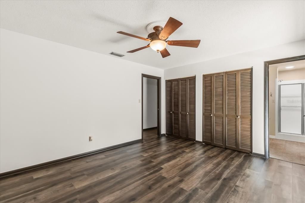 For Sale: $469,000 (4 beds, 2 baths, 2549 Square Feet)