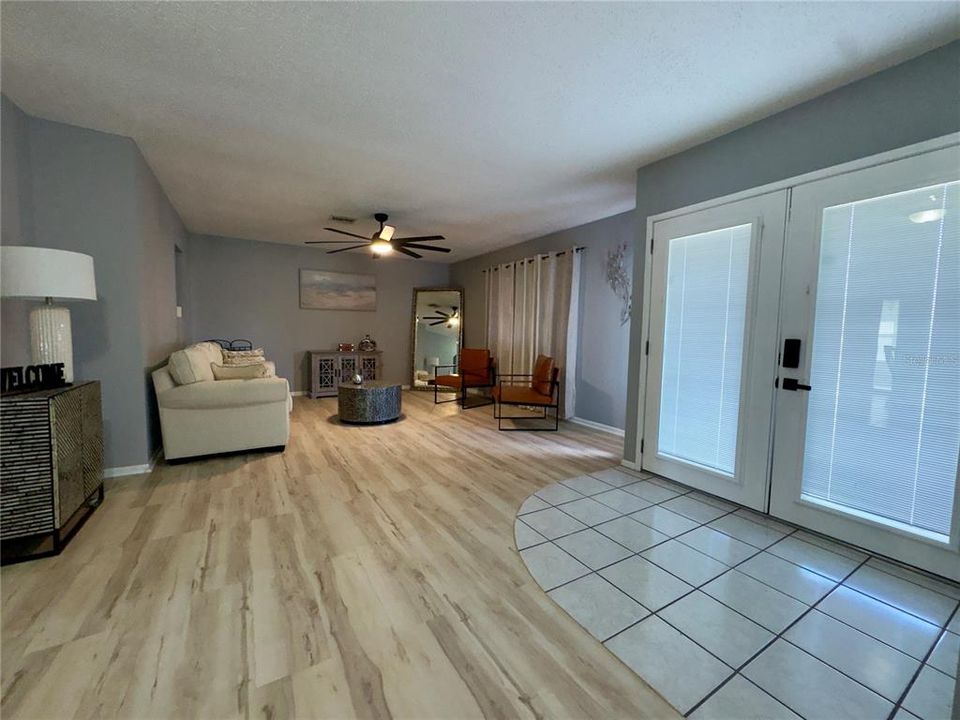 出租: $1,700 (2 贝兹, 2 浴室, 1368 平方英尺)