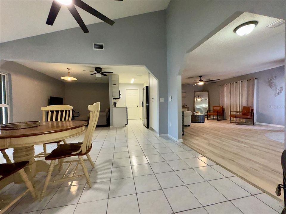 出租: $1,700 (2 贝兹, 2 浴室, 1368 平方英尺)