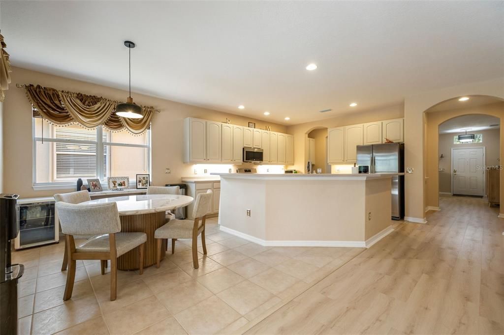 待售: $499,000 (5 贝兹, 3 浴室, 2822 平方英尺)