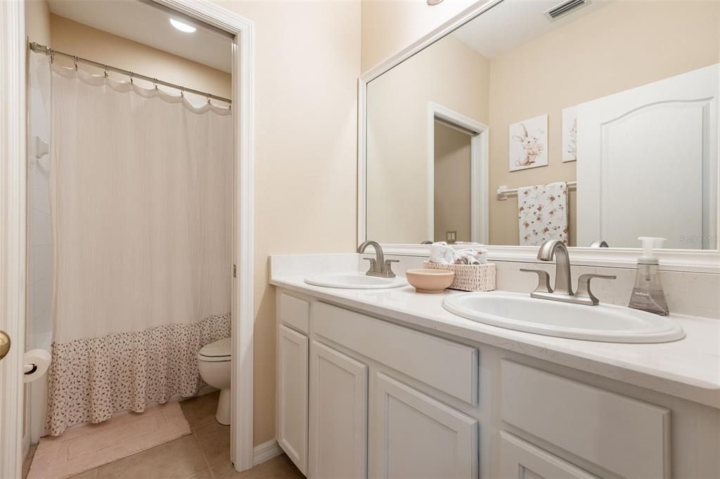 待售: $499,000 (5 贝兹, 3 浴室, 2822 平方英尺)