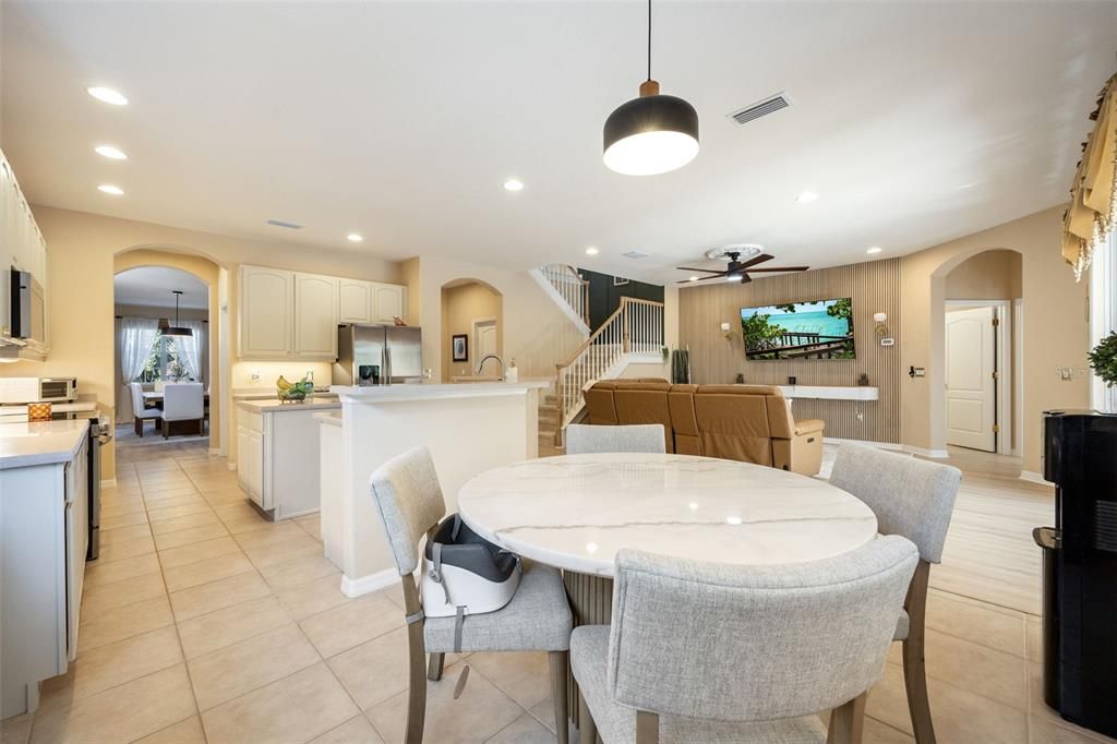 待售: $499,000 (5 贝兹, 3 浴室, 2822 平方英尺)