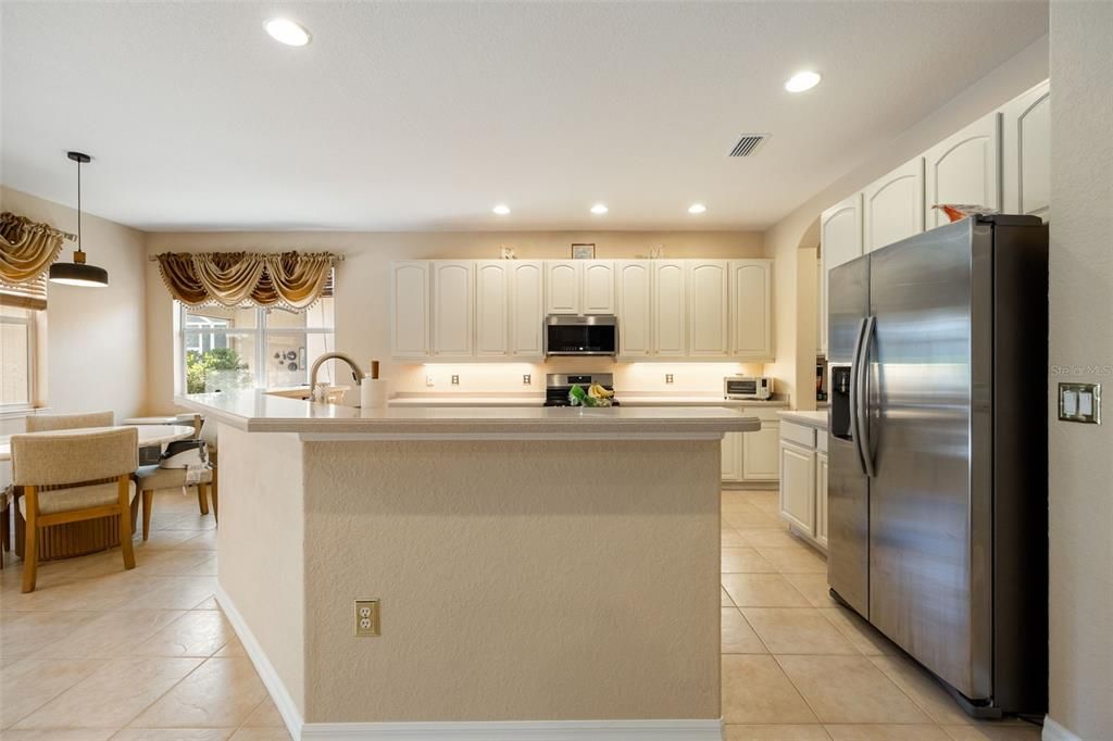 待售: $499,000 (5 贝兹, 3 浴室, 2822 平方英尺)