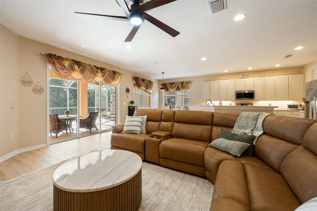 待售: $499,000 (5 贝兹, 3 浴室, 2822 平方英尺)