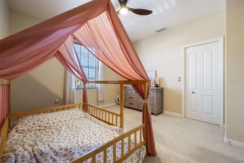 待售: $499,000 (5 贝兹, 3 浴室, 2822 平方英尺)