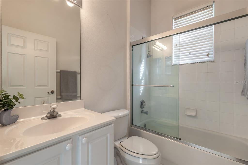 En Venta: $338,900 (3 camas, 2 baños, 2026 Pies cuadrados)