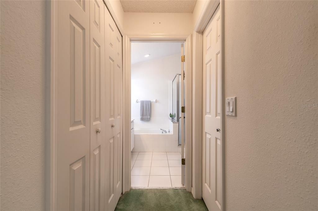 En Venta: $338,900 (3 camas, 2 baños, 2026 Pies cuadrados)