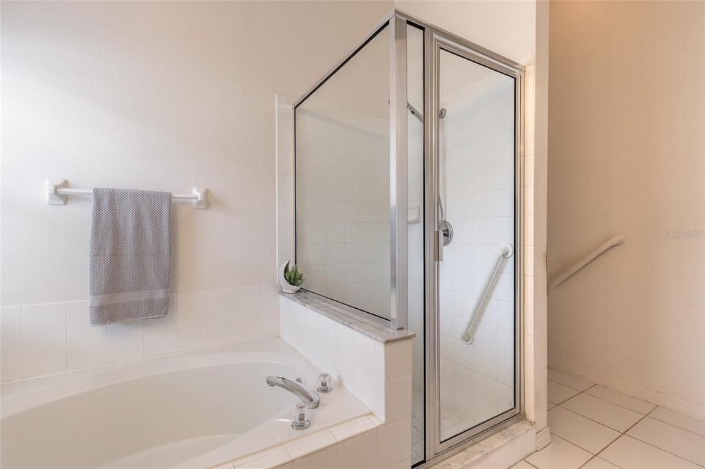 En Venta: $338,900 (3 camas, 2 baños, 2026 Pies cuadrados)