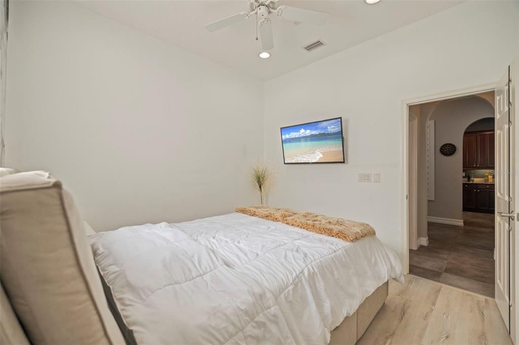 For Sale: $498,000 (2 beds, 2 baths, 2254 Square Feet)