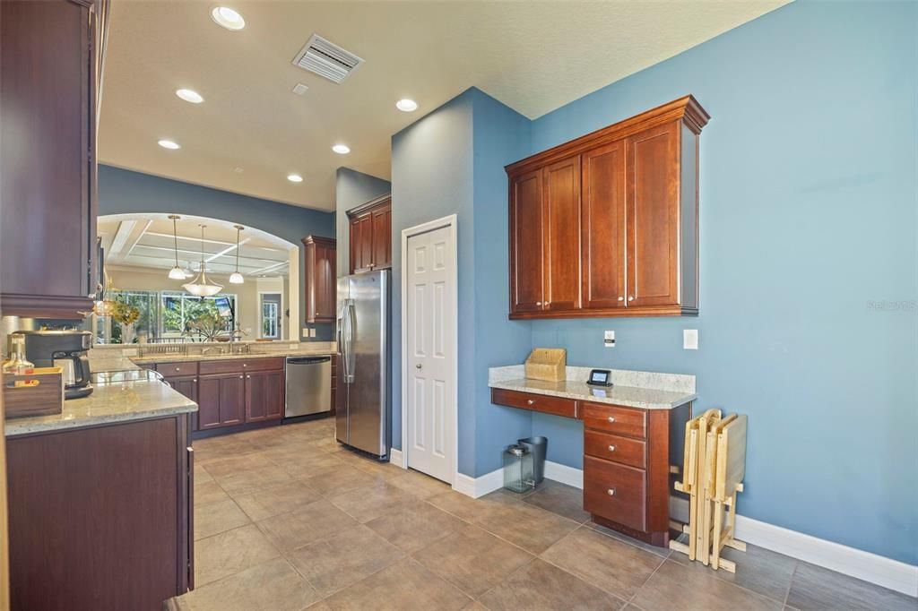 For Sale: $498,000 (2 beds, 2 baths, 2254 Square Feet)