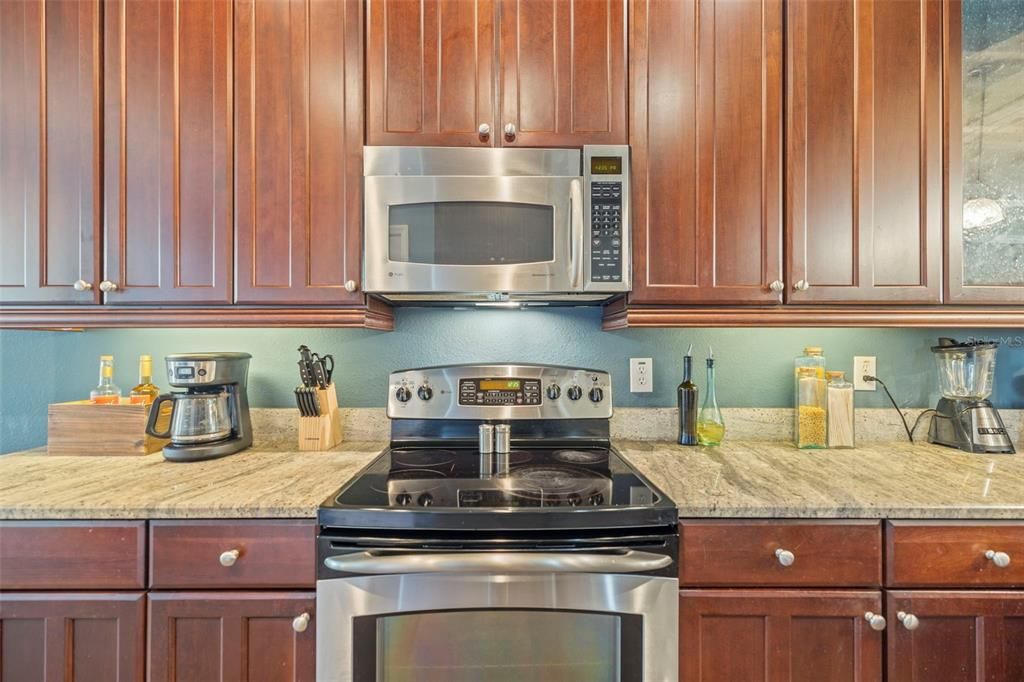 For Sale: $498,000 (2 beds, 2 baths, 2254 Square Feet)