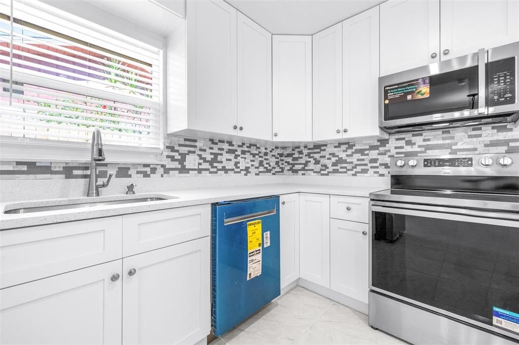 For Sale: $495,000 (3 beds, 2 baths, 1640 Square Feet)