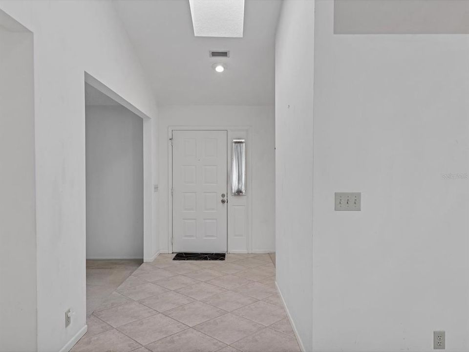 На продажу: $375,000 (3 спален, 2 ванн, 1811 Квадратных фут)