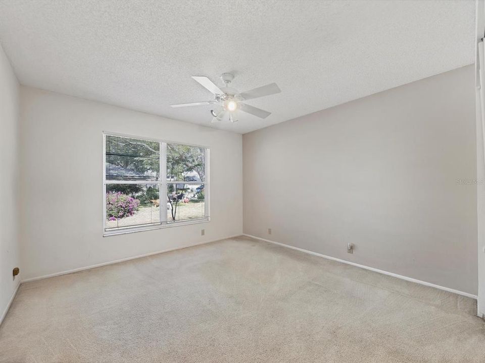 На продажу: $375,000 (3 спален, 2 ванн, 1811 Квадратных фут)