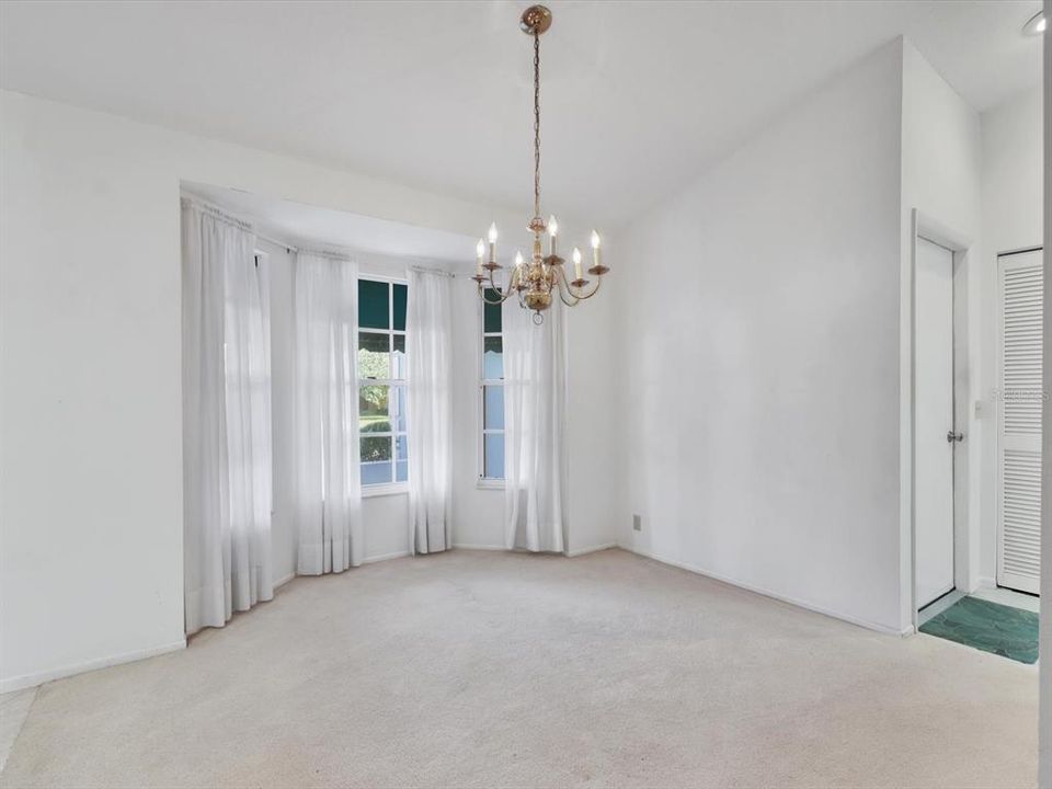 На продажу: $375,000 (3 спален, 2 ванн, 1811 Квадратных фут)