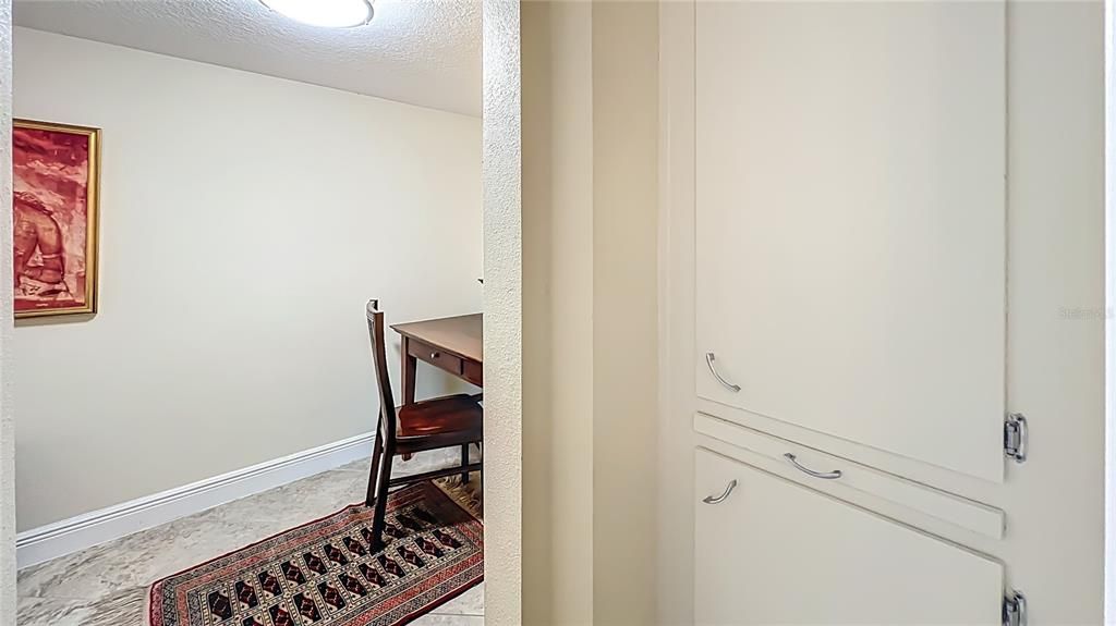 待售: $329,000 (1 贝兹, 1 浴室, 570 平方英尺)