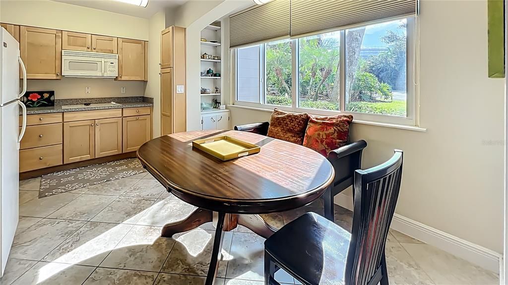 待售: $329,000 (1 贝兹, 1 浴室, 570 平方英尺)