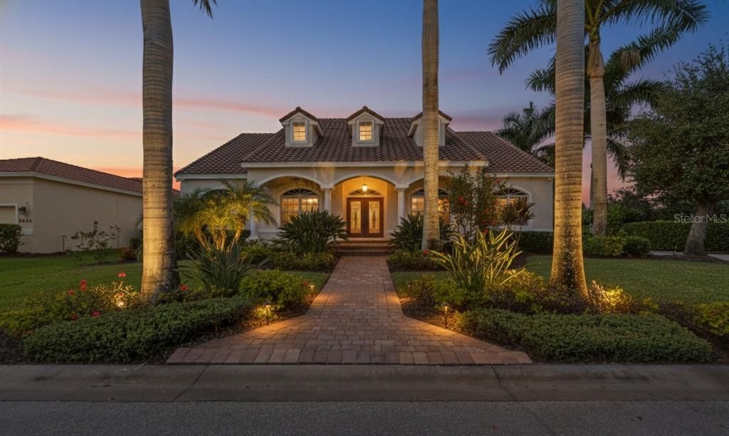 待售: $879,999 (4 贝兹, 3 浴室, 3235 平方英尺)