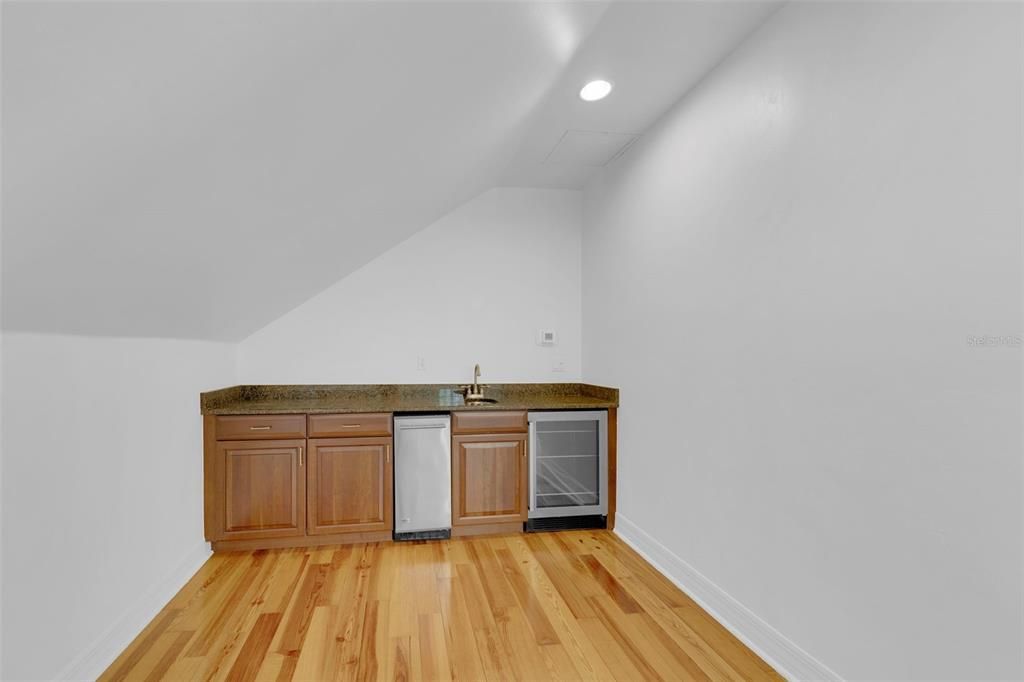 待售: $879,999 (4 贝兹, 3 浴室, 3235 平方英尺)