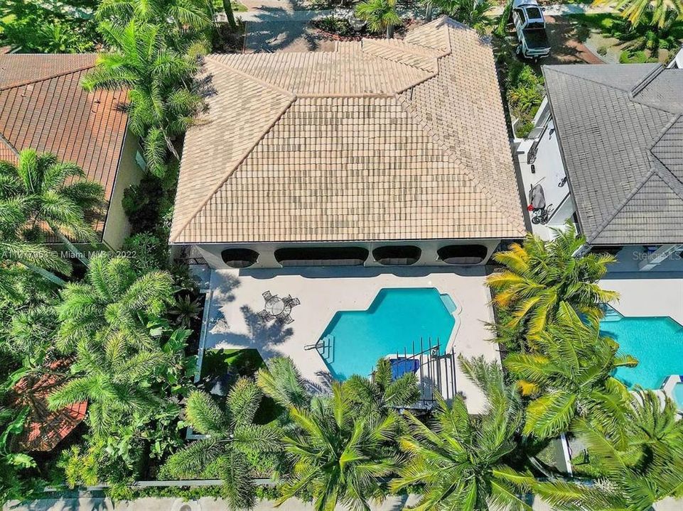 出租: $13,000 (6 贝兹, 3 浴室, 4176 平方英尺)