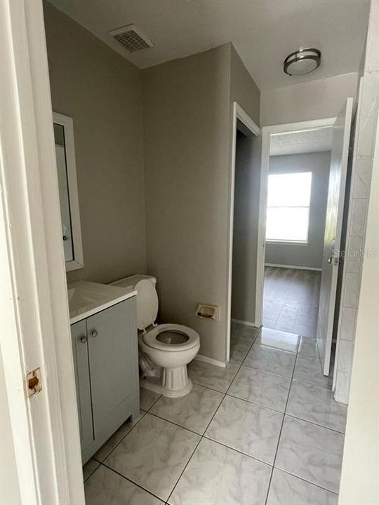 待售: $200,000 (2 贝兹, 1 浴室, 992 平方英尺)