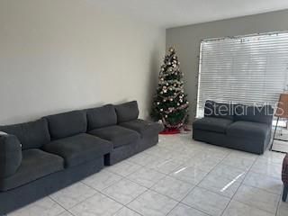 待售: $200,000 (2 贝兹, 1 浴室, 992 平方英尺)