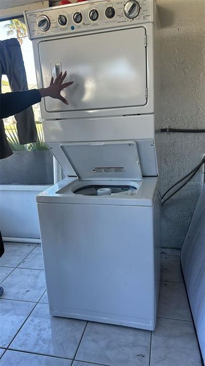 待售: $200,000 (2 贝兹, 1 浴室, 992 平方英尺)