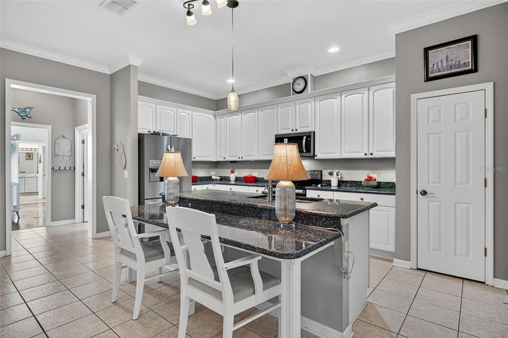 На продажу: $749,000 (3 спален, 2 ванн, 2388 Квадратных фут)