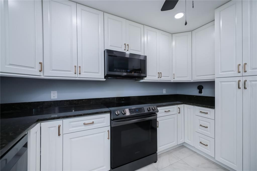 For Sale: $280,000 (3 beds, 2 baths, 2104 Square Feet)