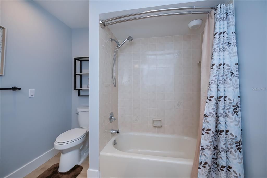 For Sale: $280,000 (3 beds, 2 baths, 2104 Square Feet)