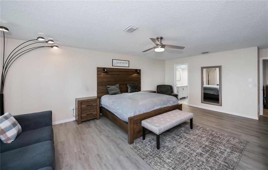 For Sale: $280,000 (3 beds, 2 baths, 2104 Square Feet)