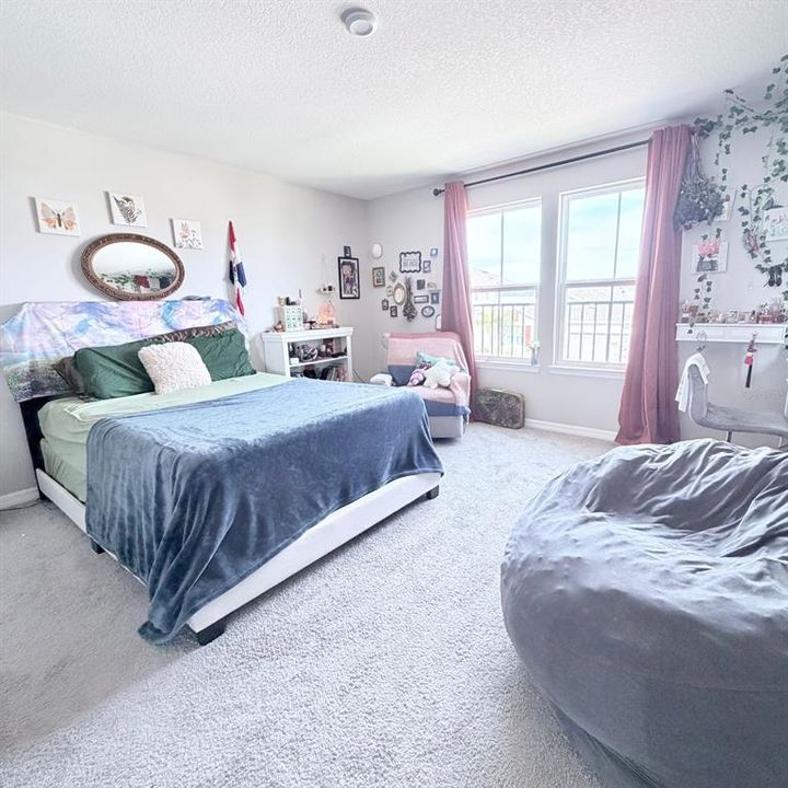 En Renta: $4,000 (5 camas, 3 baños, 3077 Pies cuadrados)