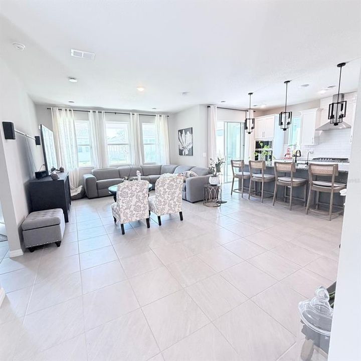 En Renta: $4,000 (5 camas, 3 baños, 3077 Pies cuadrados)