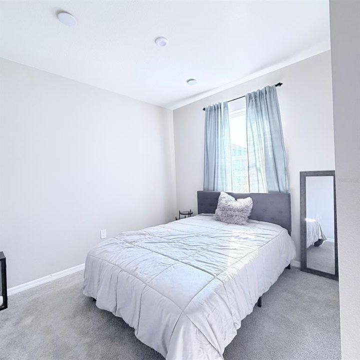 En Renta: $4,000 (5 camas, 3 baños, 3077 Pies cuadrados)