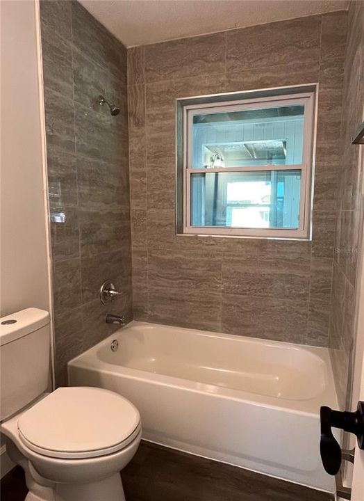 На продажу: $269,000 (3 спален, 1 ванн, 1114 Квадратных фут)