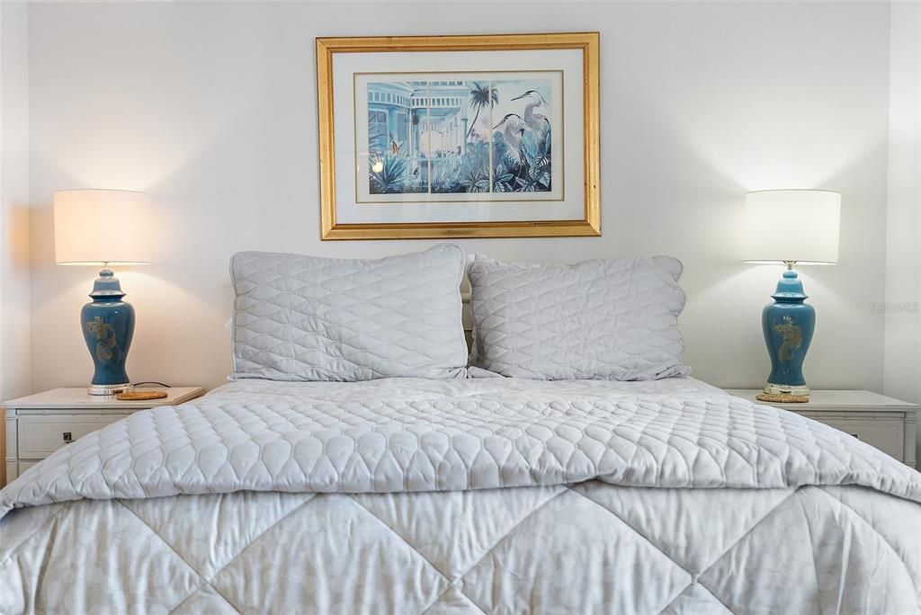 На продажу: $449,000 (2 спален, 2 ванн, 890 Квадратных фут)