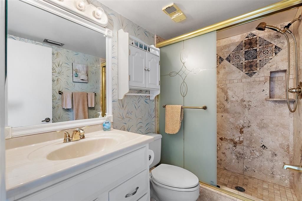 На продажу: $449,000 (2 спален, 2 ванн, 890 Квадратных фут)